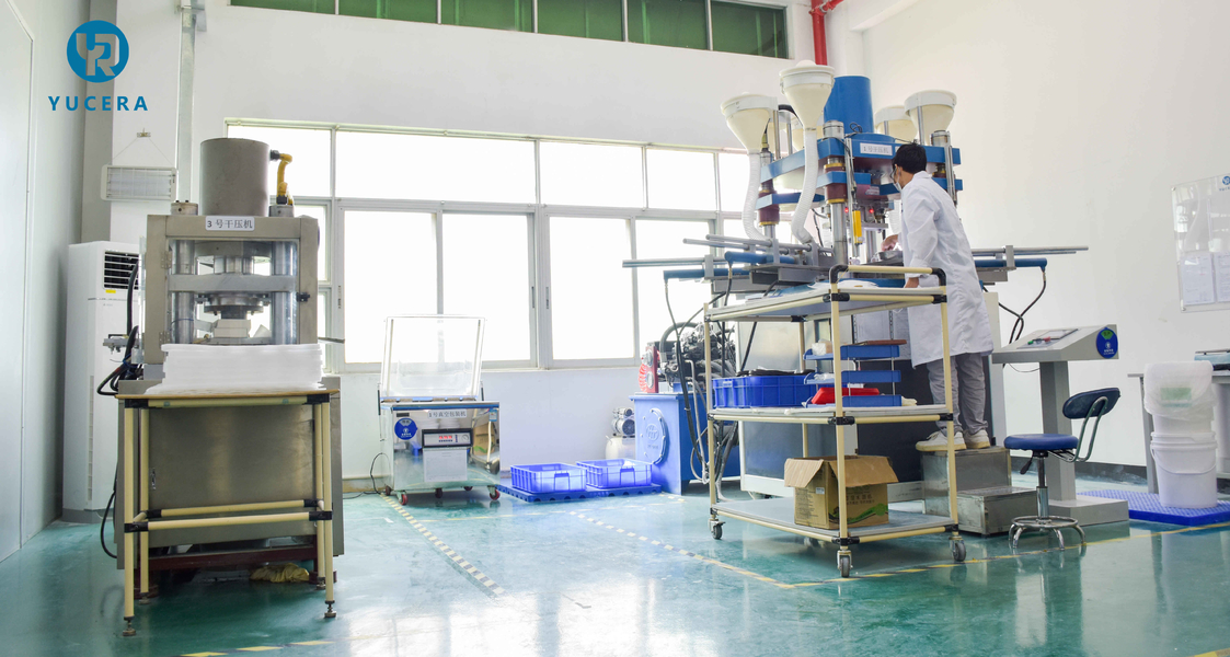 Shenzhen Yurucheng Dental Materials Co., Ltd linea di produzione del fabbricante