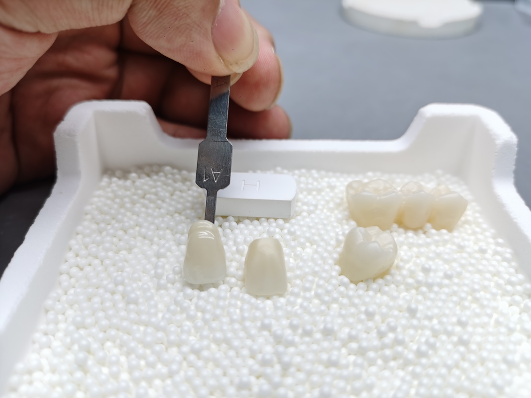 Yucera 3D Pro Multilayer Open System Pre-shaded Dental Zirconia Blocks CADCAM Dental Ceramic Block for Lab