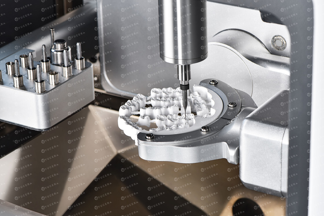 Cina Yucera Vendita Calda Fresatrice CAD CAM Dentale Automatica a 5 Assi per Laboratorio