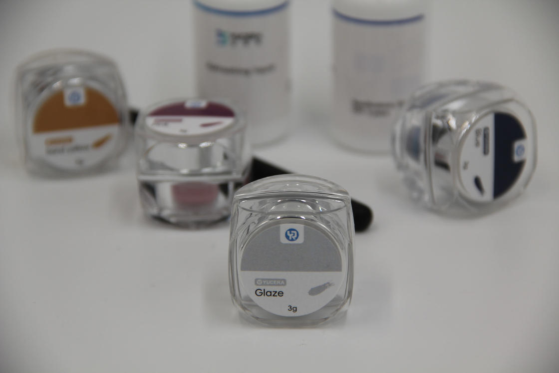 Kit di colorazione e smaltatura in ceramica di zirconio Yucera a 18 colori Natural Glow per creazioni di laboratorio odontotecnico
